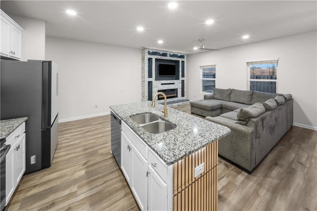 3 bedroom, 3 bathroom, 1,735 sq ft townhouse for sale at 32 Huntley Trace, Hoschton, GA 30548 — photo 5