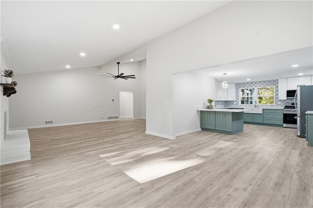 5 bedroom, 3 bathroom, 3,977 sq ft single family residence for sale at 343 Academy Drive, Dallas, GA 30132 — photo 3