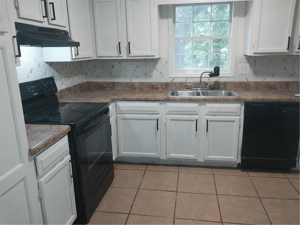 4 bedroom, 3 bathroom, 1,888 sq ft single family residence under contract at 15 Lakeview Lane, Stockbridge, GA 30281 — photo 3