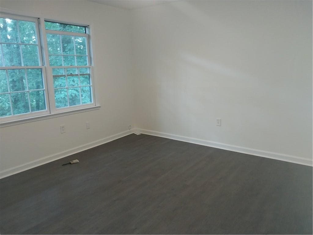 4 bedroom, 3 bathroom, 1,888 sq ft single family residence under contract at 15 Lakeview Lane, Stockbridge, GA 30281 — photo 8