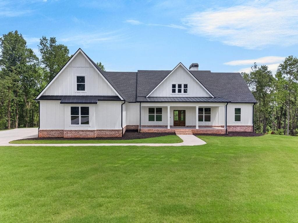 4 bedroom, 4 bathroom, 5,627 sq ft single family residence for sale at 924 Browning Road, Fairmount, GA 30139 — photo 2