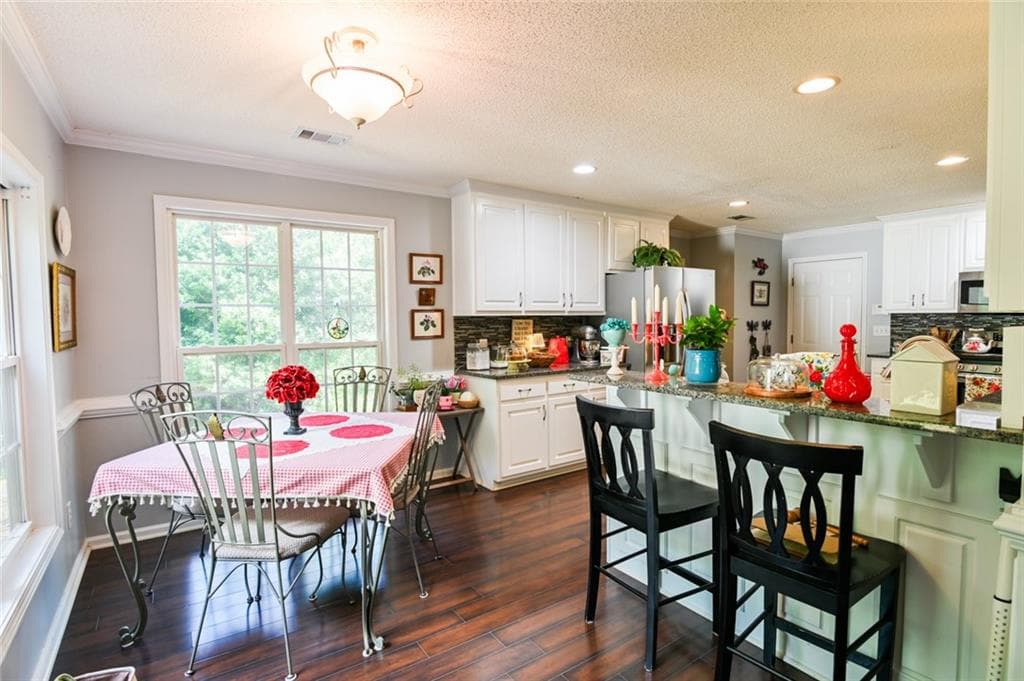 4 bedroom, 3 bathroom, 2,426 sq ft single family residence for sale at 385 Glynnshire Court, Covington, GA 30016 — photo 9