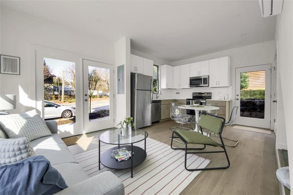 1 bedroom, 1 bathroom, 640 sq ft condominium for sale at 1070 Dill Avenue 305, Atlanta, GA 30310 — photo 5