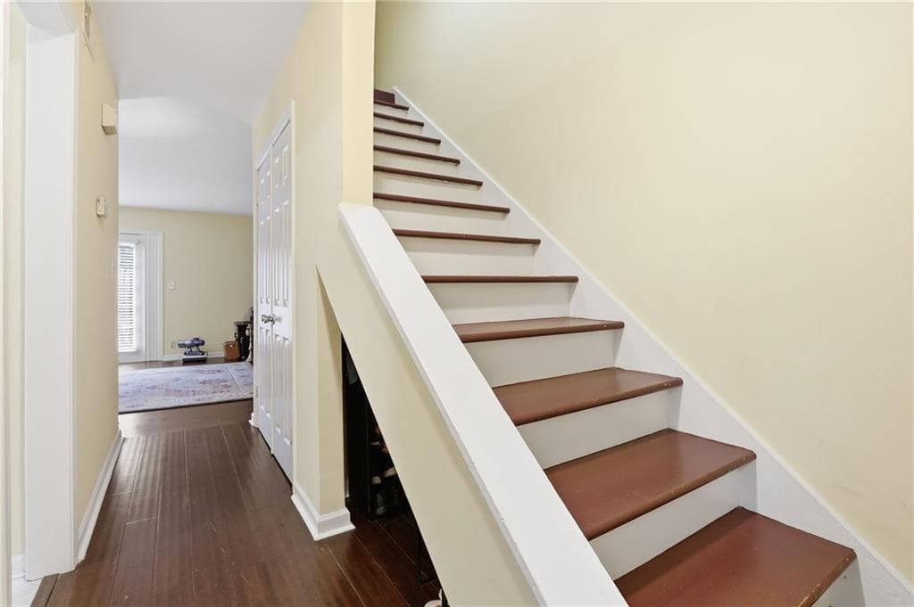 3 bedroom, 2 bathroom, 1,320 sq ft condominium for sale at 2524 Bradford Square, Atlanta, GA 30345 — photo 5