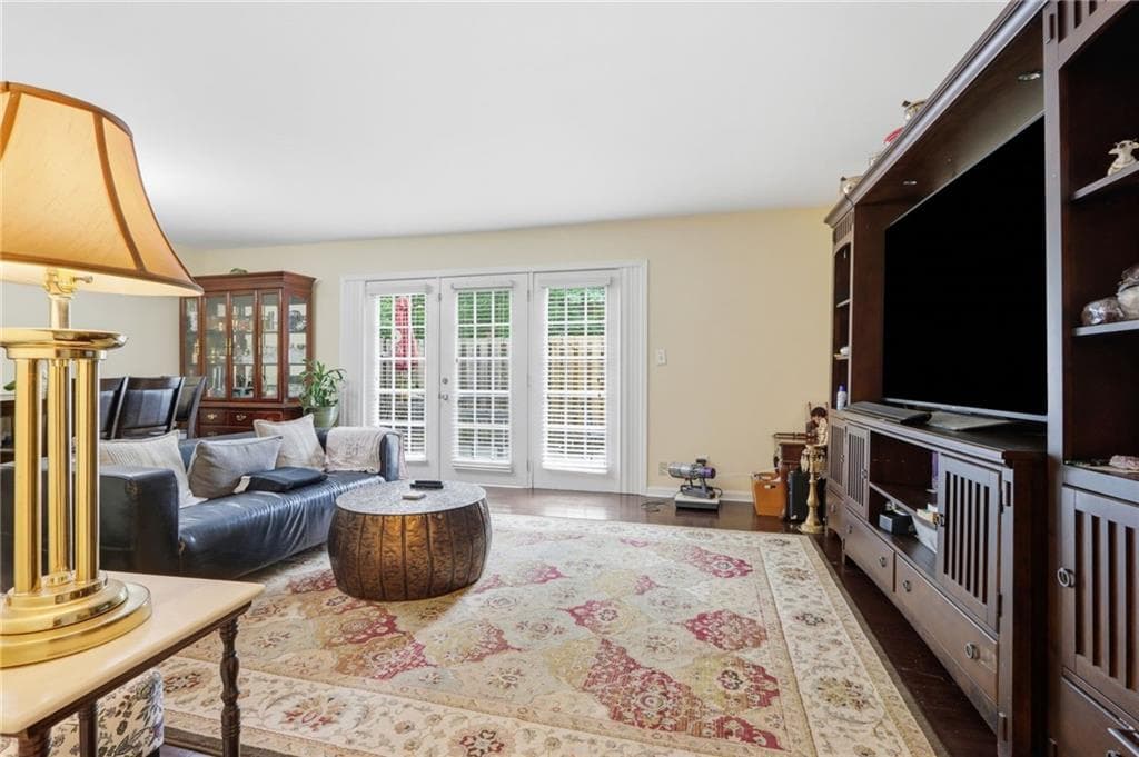 3 bedroom, 2 bathroom, 1,320 sq ft condominium for sale at 2524 Bradford Square, Atlanta, GA 30345 — photo 9