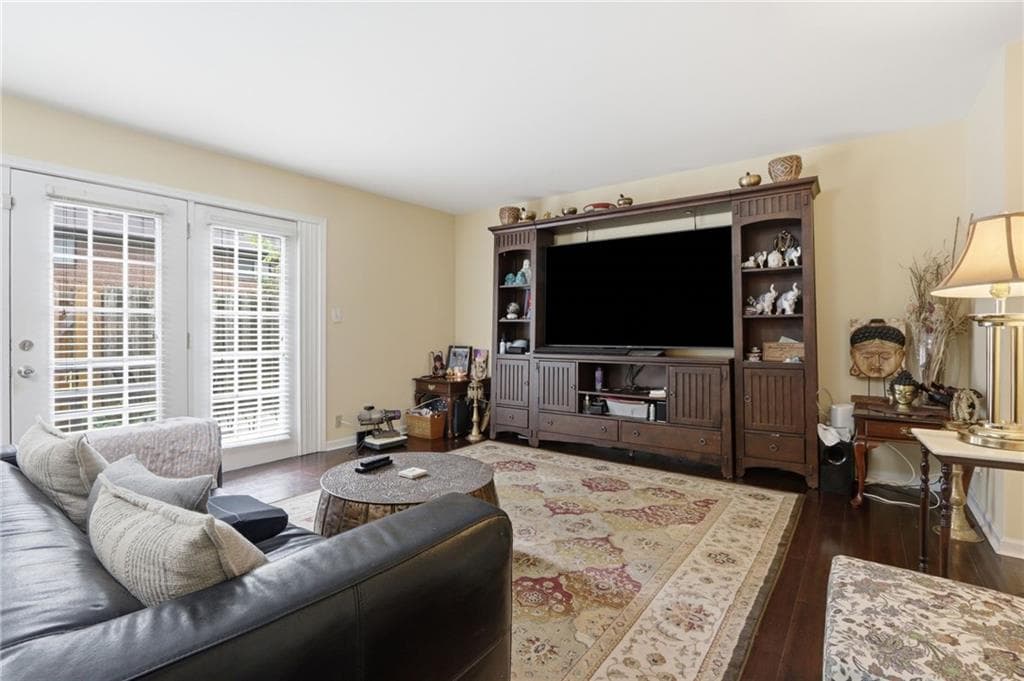 3 bedroom, 2 bathroom, 1,320 sq ft condominium for sale at 2524 Bradford Square, Atlanta, GA 30345 — photo 10