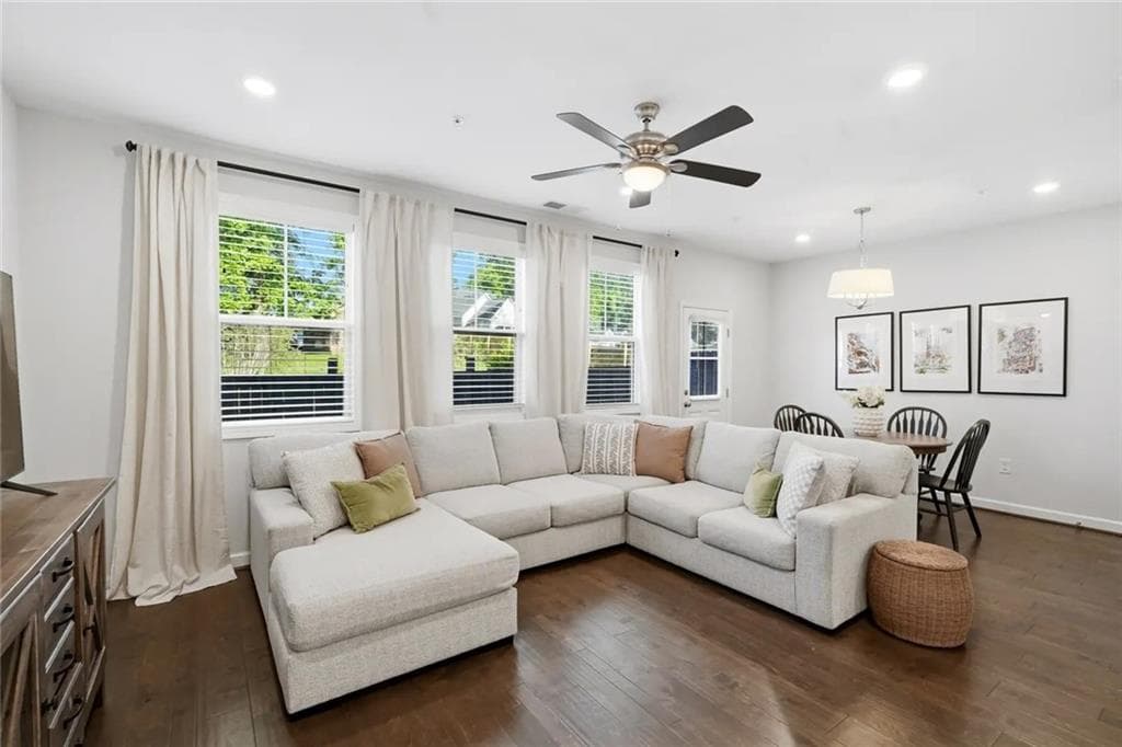 3 bedroom, 3 bathroom, 1,865 sq ft townhouse for sale at 378 Niles Court, Marietta, GA 30060 — photo 6