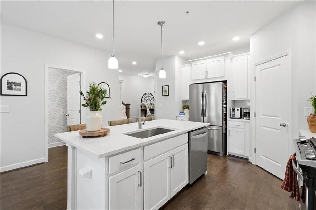 3 bedroom, 3 bathroom, 1,865 sq ft townhouse for sale at 378 Niles Court, Marietta, GA 30060 — photo 3