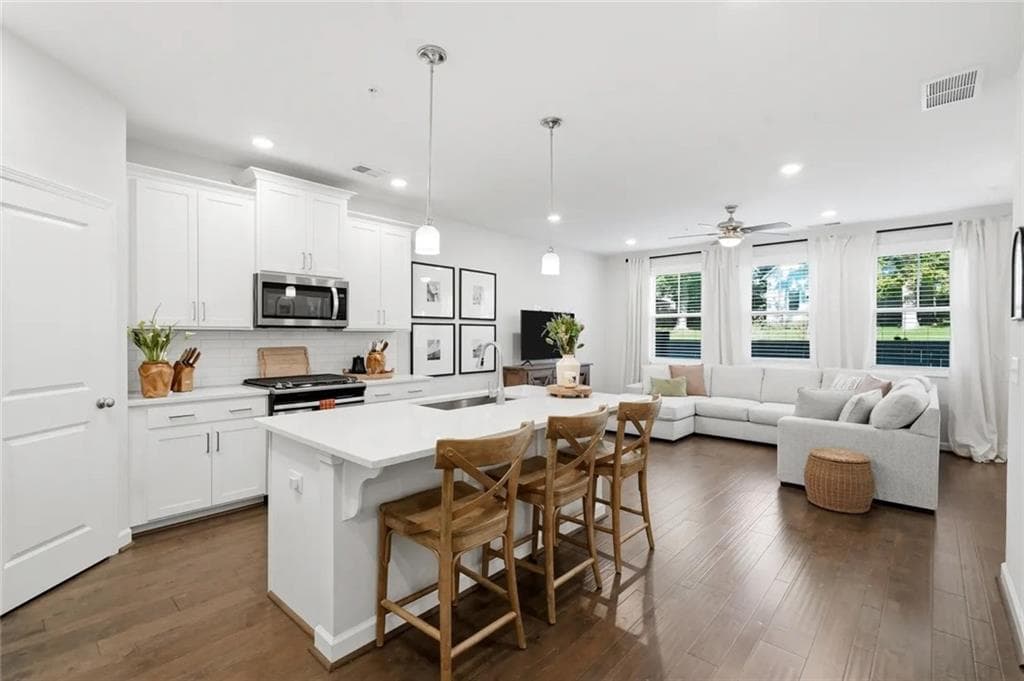 3 bedroom, 3 bathroom, 1,865 sq ft townhouse for sale at 378 Niles Court, Marietta, GA 30060 — photo 4