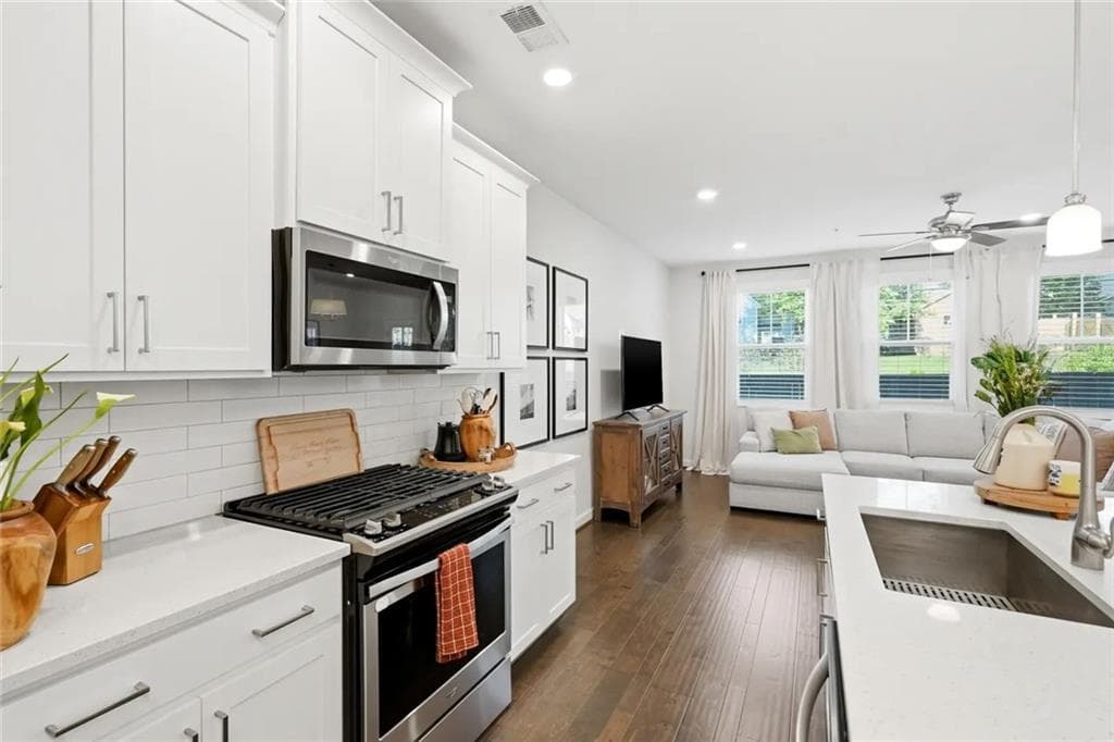 3 bedroom, 3 bathroom, 1,865 sq ft townhouse for sale at 378 Niles Court, Marietta, GA 30060 — photo 5