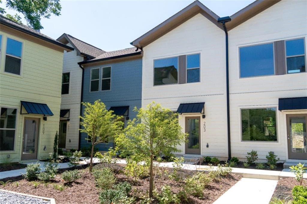 1 bedroom, 1 bathroom, 640 sq ft condominium for sale at 1070 Dill Avenue 301, Atlanta, GA 30310 — photo 2