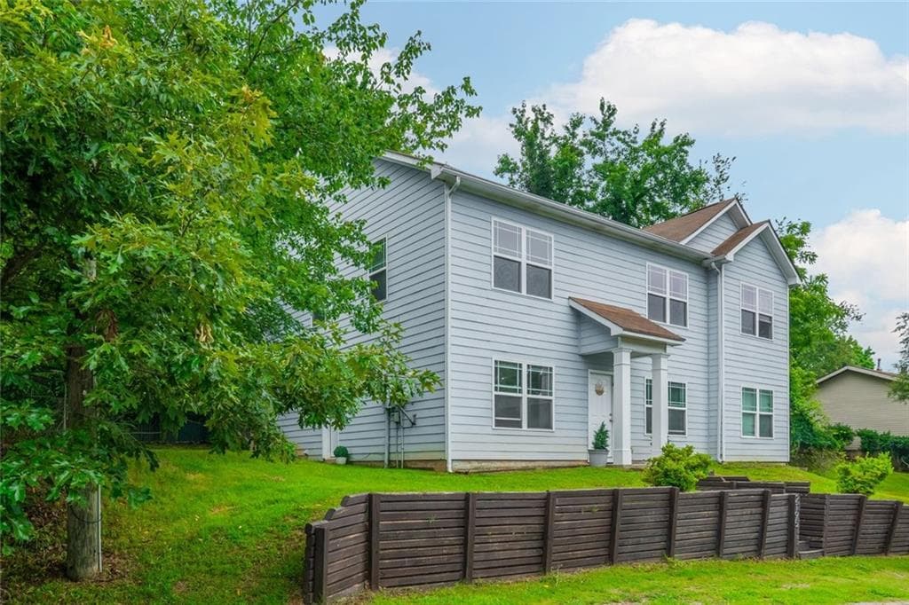 4 bedroom, 4 bathroom, 2,718 sq ft single family residence under contract at 2195 Pinetree Drive, Cumming, GA 30041 — photo 5