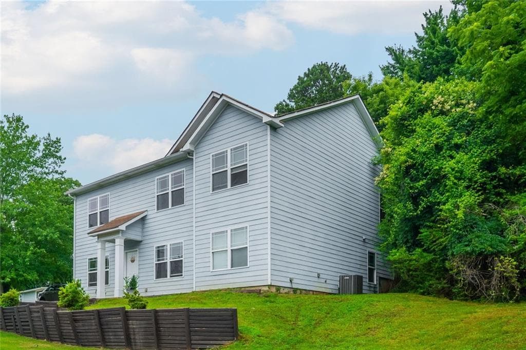 4 bedroom, 4 bathroom, 2,718 sq ft single family residence under contract at 2195 Pinetree Drive, Cumming, GA 30041 — photo 6