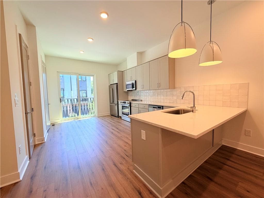 2 bedroom, 3 bathroom, 1,532 sq ft townhouse under contract at 2199 Lenox Road 14, Atlanta, GA 30324 — photo 9