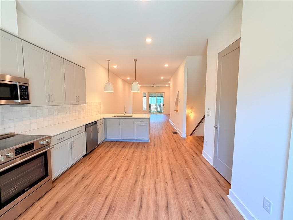 2 bedroom, 3 bathroom, 1,532 sq ft townhouse under contract at 2199 Lenox Road 14, Atlanta, GA 30324 — photo 10