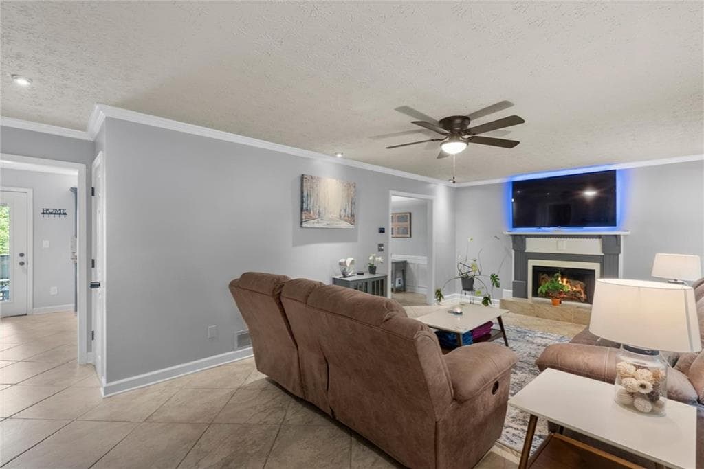 4 bedroom, 4 bathroom, 1,649 sq ft single family residence for sale at 123 Grayland Hills Court, Lawrenceville, GA 30046 — photo 4