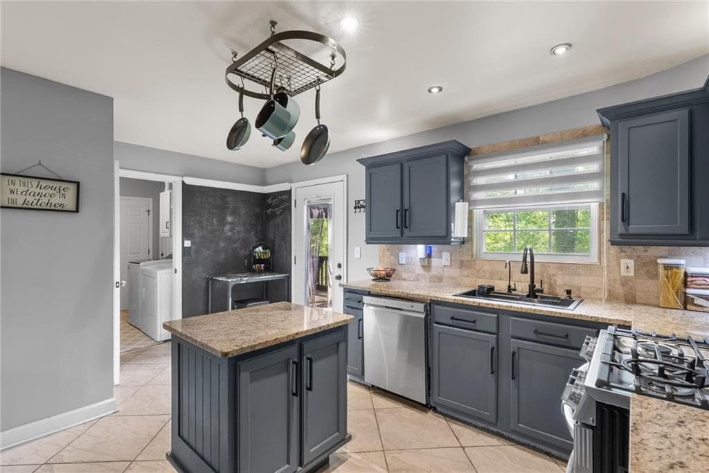 4 bedroom, 4 bathroom, 1,649 sq ft single family residence for sale at 123 Grayland Hills Court, Lawrenceville, GA 30046 — photo 10