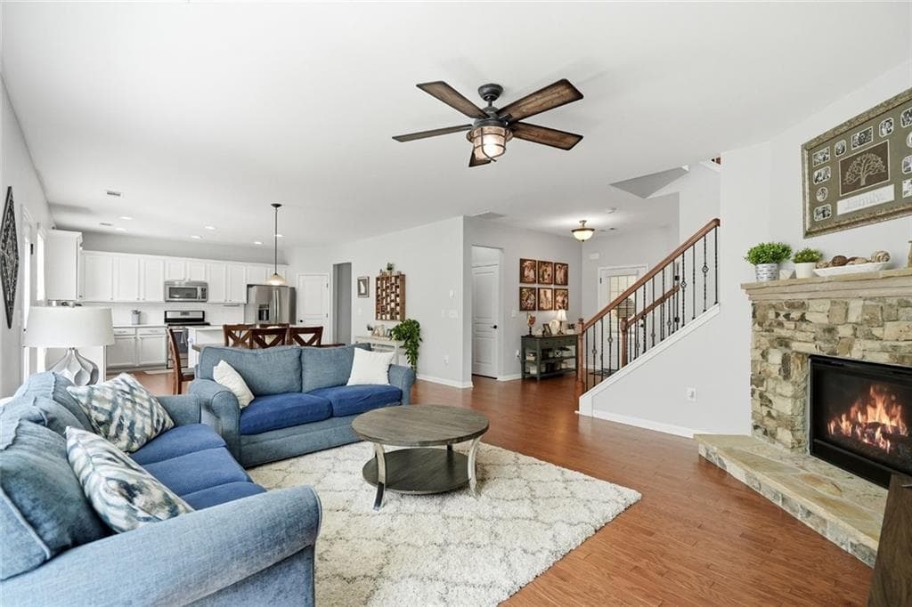4 bedroom, 3 bathroom, 2,402 sq ft single family residence under contract at 713 Lorimore Pass, Canton, GA 30115 — photo 4