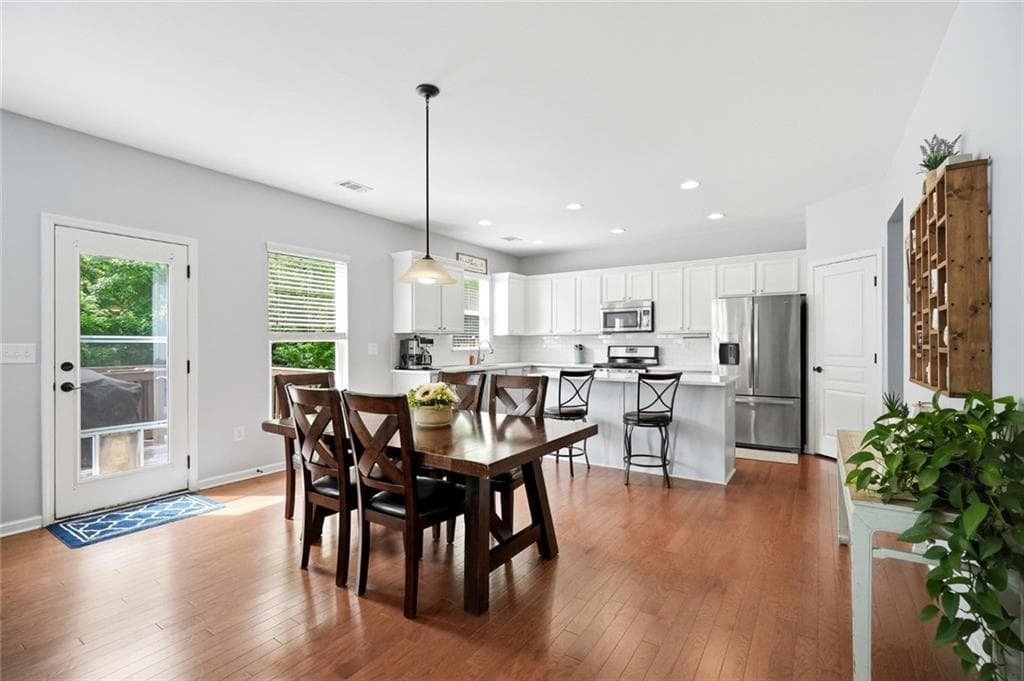 4 bedroom, 3 bathroom, 2,402 sq ft single family residence under contract at 713 Lorimore Pass, Canton, GA 30115 — photo 5