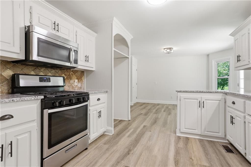 4 bedroom, 3 bathroom, 3,520 sq ft single family residence for sale at 249 Serenoa Drive, Canton, GA 30114 — photo 2