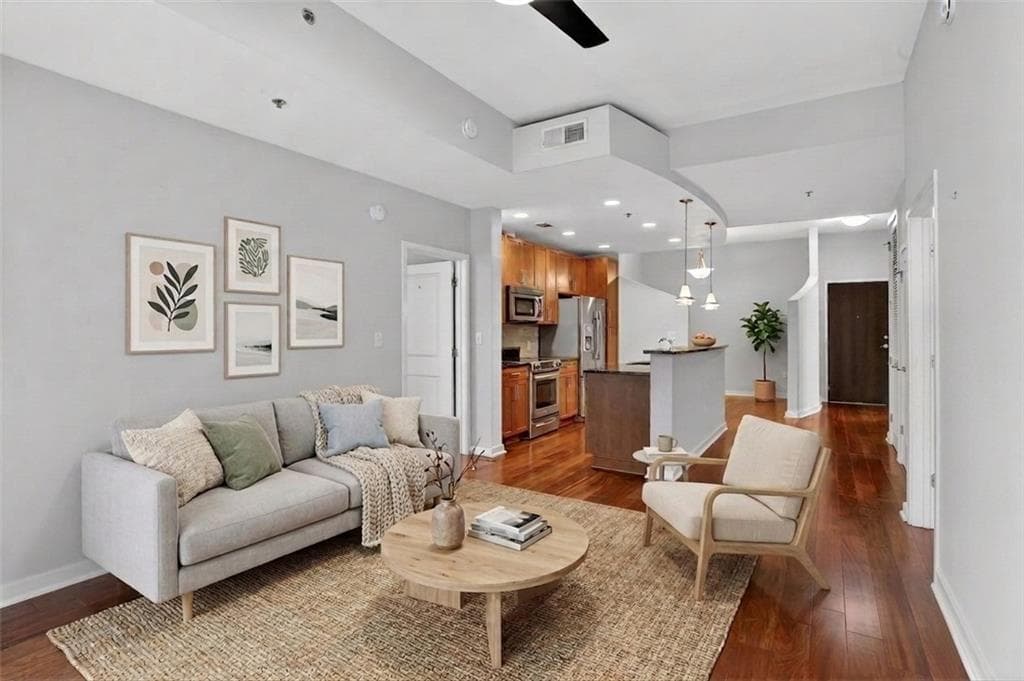 2 bedroom, 2 bathroom, 1,320 sq ft condominium sold at 855 Peachtree Street 1509, Atlanta, GA 30308