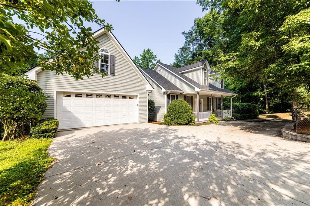 5 bedroom, 6 bathroom, 4,985 sq ft single family residence for sale at 7822 Beachwood Drive, Murrayville, GA 30564 — photo 6