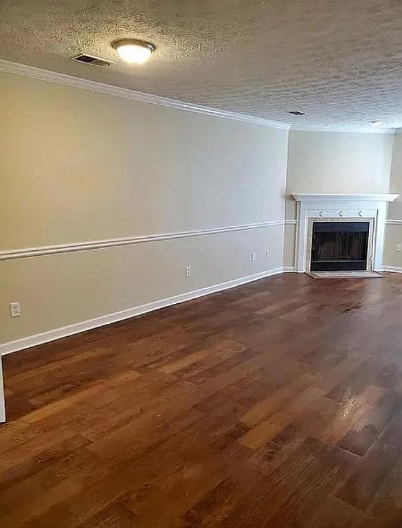 2 bedroom, 2 bathroom, 978 sq ft townhouse for sale at 5427 Park Place, Atlanta, GA 30349 — photo 2