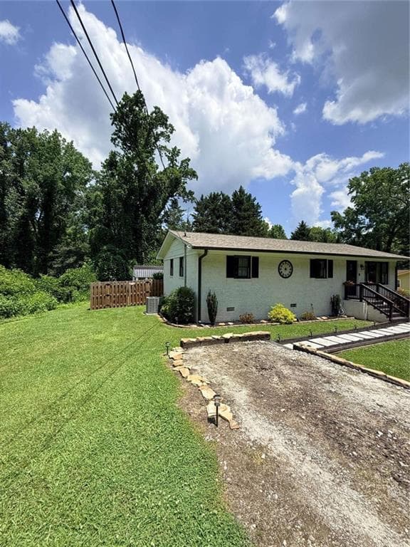 3 bedroom, 2 bathroom, 1,125 sq ft single family residence for sale at 314 Spring Street, Toccoa, GA 30577 — photo 7