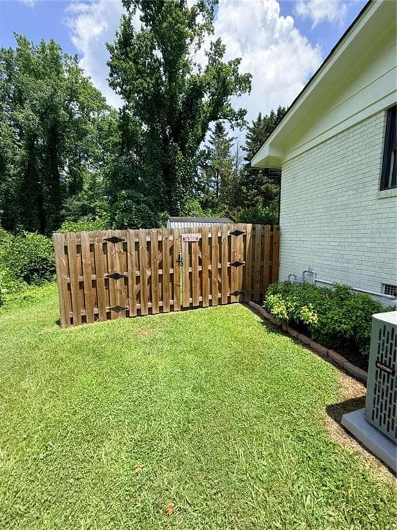 3 bedroom, 2 bathroom, 1,125 sq ft single family residence for sale at 314 Spring Street, Toccoa, GA 30577 — photo 9