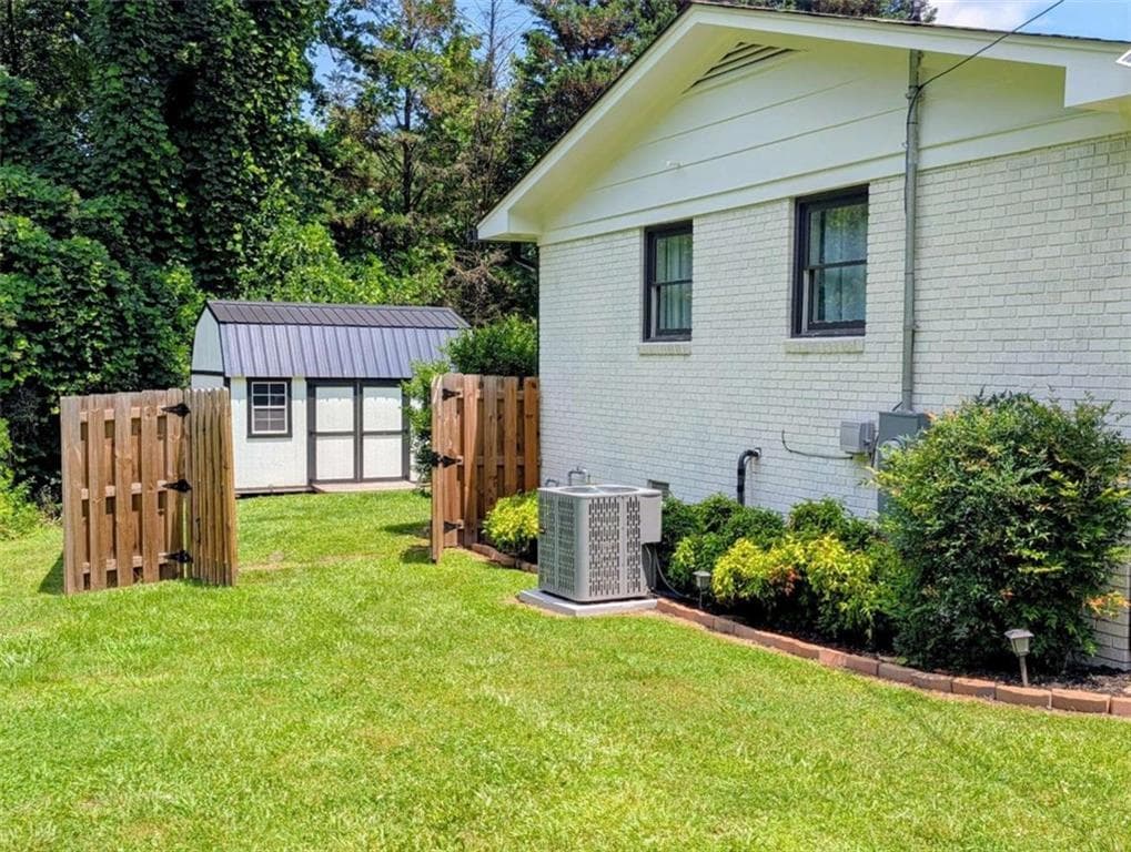 3 bedroom, 2 bathroom, 1,125 sq ft single family residence for sale at 314 Spring Street, Toccoa, GA 30577 — photo 10