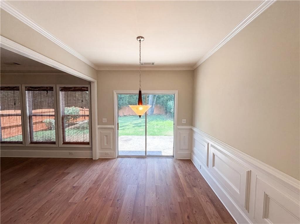3 bedroom, 3 bathroom, 1,806 sq ft single family residence for sale at 5775 Sterling Court, Cumming, GA 30040 — photo 8