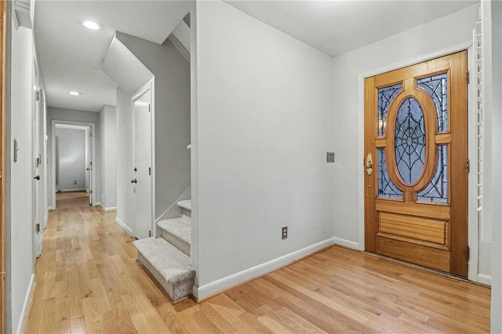4 bedroom, 4 bathroom, 3,348 sq ft single family residence for sale at 140 Fairway Ridge Drive, Alpharetta, GA 30022 — photo 3