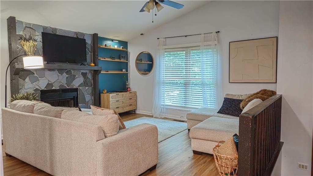 3 bedroom, 3 bathroom, 1,959 sq ft single family residence for sale at 4737 Trailblazer Court, Lilburn, GA 30047 — photo 3