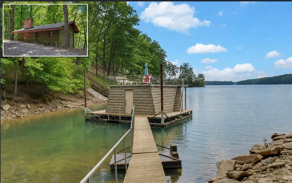 2 bedroom, 2 bathroom, 1,296 sq ft single family residence for sale at 4273 Cherokee Trail, Gainesville, GA 30504