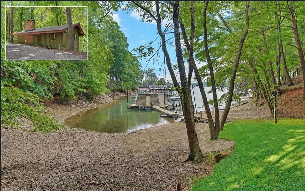 2 bedroom, 2 bathroom, 1,296 sq ft single family residence for sale at 4273 Cherokee Trail, Gainesville, GA 30504 — photo 3