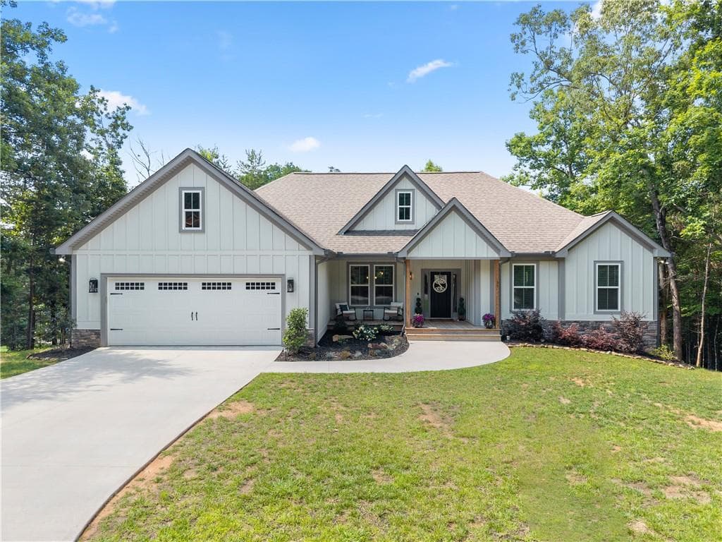 3 bedroom, 2 bathroom, 2,022 sq ft single family residence for sale at 35 Chimney Lane, Cleveland, GA 30528