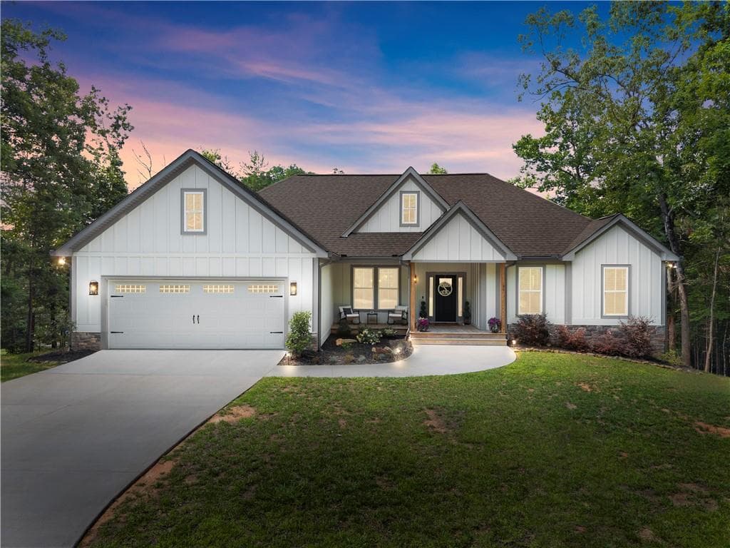 3 bedroom, 2 bathroom, 2,022 sq ft single family residence for sale at 35 Chimney Lane, Cleveland, GA 30528 — photo 2
