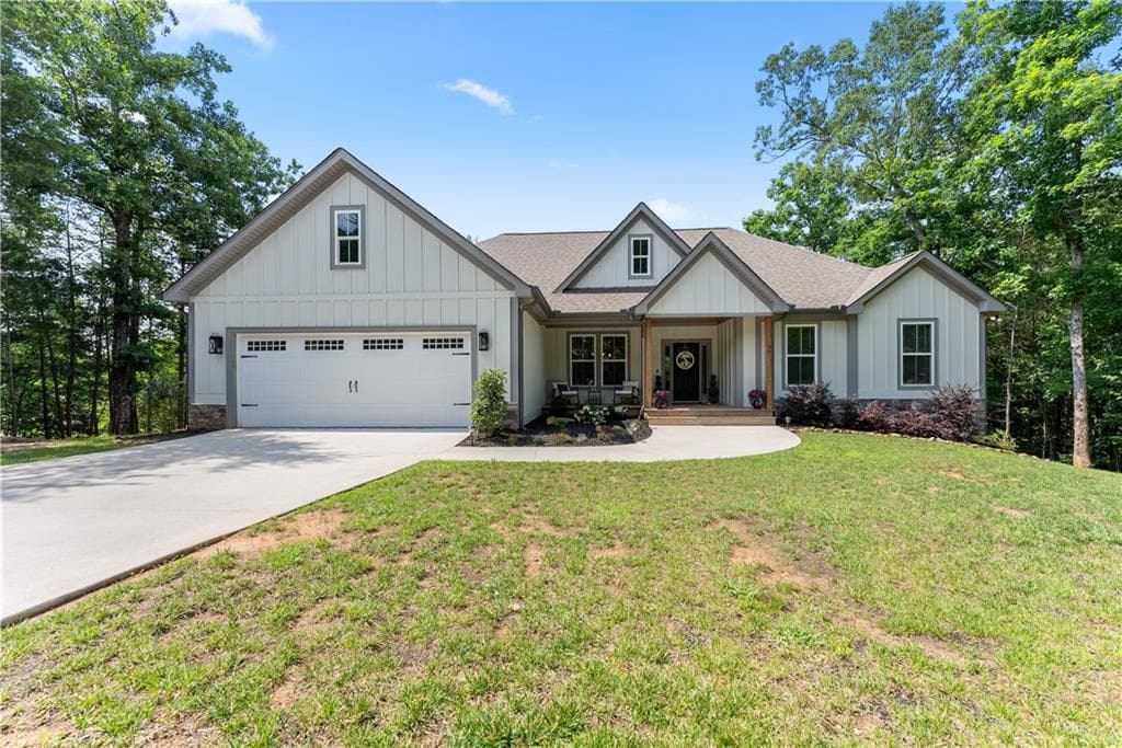 3 bedroom, 2 bathroom, 2,022 sq ft single family residence for sale at 35 Chimney Lane, Cleveland, GA 30528 — photo 4