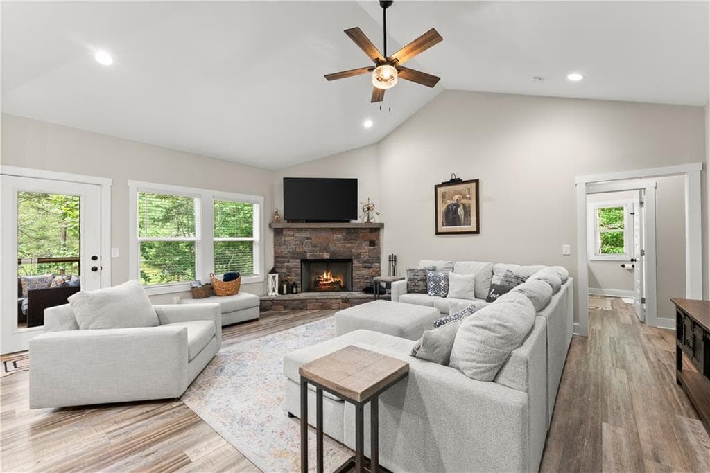 3 bedroom, 2 bathroom, 2,022 sq ft single family residence for sale at 35 Chimney Lane, Cleveland, GA 30528 — photo 10
