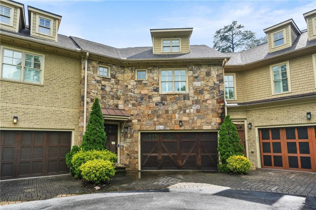 4 bedroom, 5 bathroom, 2,144 sq ft townhouse for sale at 3002 Lenox Road 300, Atlanta, GA 30324