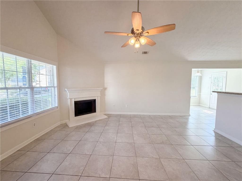 3 bedroom, 2 bathroom, 1,440 sq ft single family residence under contract at 6774 Fairfax Court, Lithonia, GA 30038 — photo 3