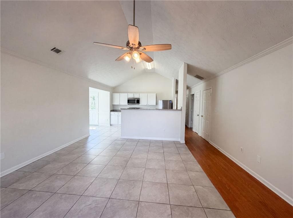 3 bedroom, 2 bathroom, 1,440 sq ft single family residence under contract at 6774 Fairfax Court, Lithonia, GA 30038 — photo 9