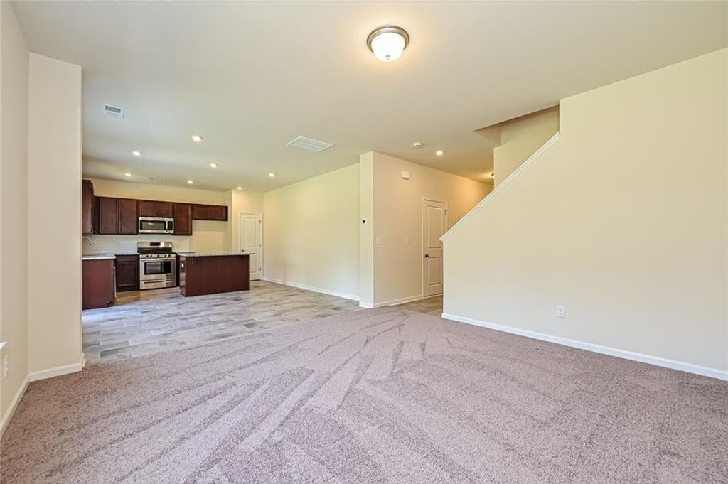 3 bedroom, 3 bathroom, 1,650 sq ft single family residence under contract at 810 Kensington Street, Kingston, GA 30145 — photo 5
