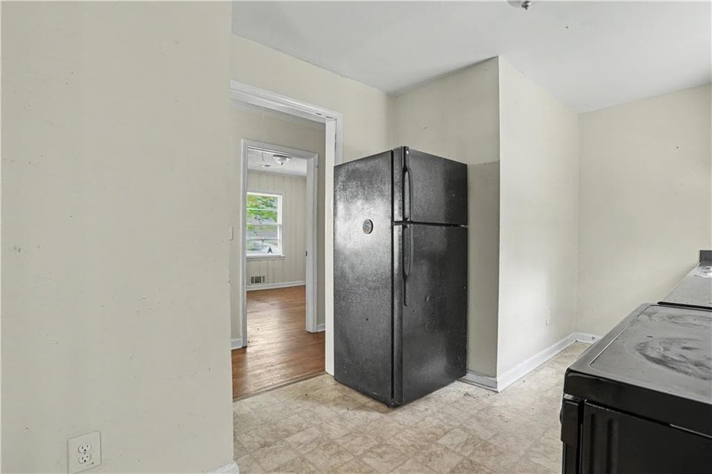 3 bedroom, 1 bathroom, 1,145 sq ft single family residence under contract at 1656 Rockcliff Place, Atlanta, GA 30316 — photo 10