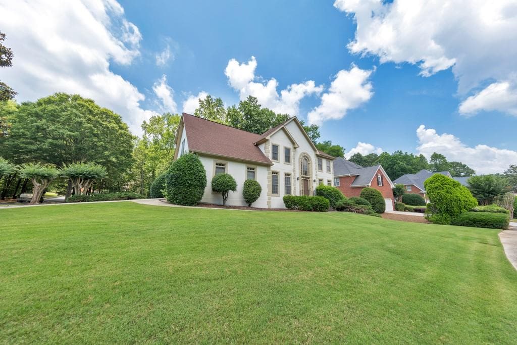 5 bedroom, 5 bathroom, 4,857 sq ft single family residence for rent at 5321 Edgerton Drive, Peachtree Corners, GA 30092 for $3,700 a month — photo 2