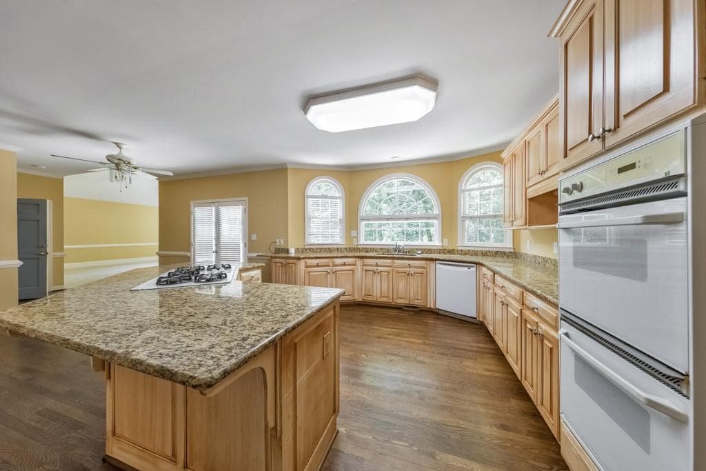 5 bedroom, 5 bathroom, 4,857 sq ft single family residence for rent at 5321 Edgerton Drive, Peachtree Corners, GA 30092 for $3,700 a month — photo 10