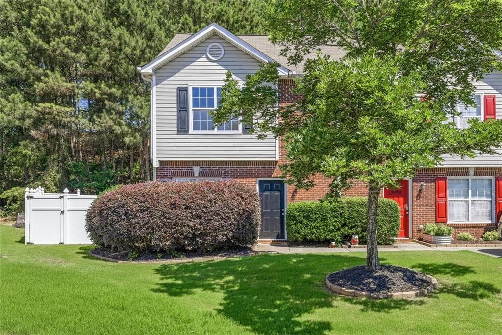 2 bedroom, 3 bathroom, 1,253 sq ft townhouse for sale at 4350 Cypress Court, Cumming, GA 30040 — photo 7