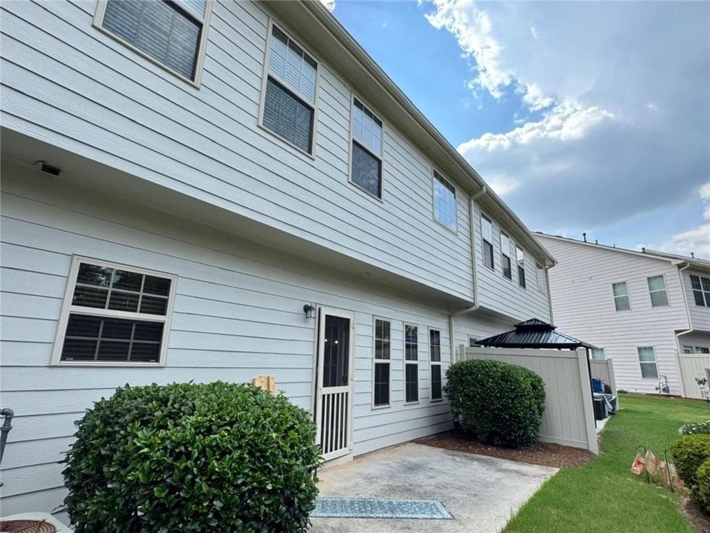 3 bedroom, 3 bathroom, 2,277 sq ft townhouse for rent at 13 Burns View Court 32G, Lawrenceville, GA 30044 for $2,400 a month — photo 5