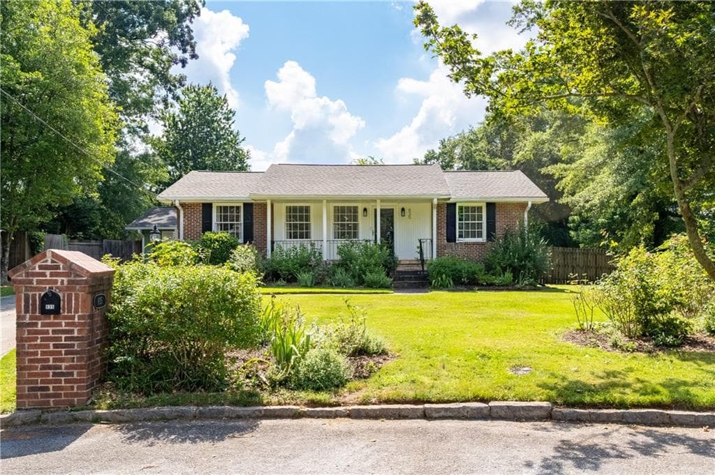 3 bedroom, 1 bathroom, 1,008 sq ft single family residence for sale at 835 Alberson Court, Decatur, GA 30033