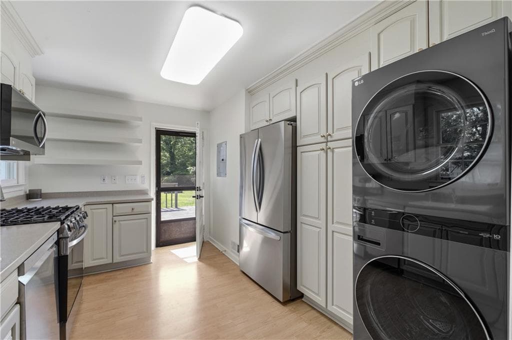 3 bedroom, 1 bathroom, 1,008 sq ft single family residence for sale at 835 Alberson Court, Decatur, GA 30033 — photo 6